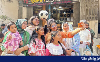 タスニム・ジャラとダッカ9を歩く