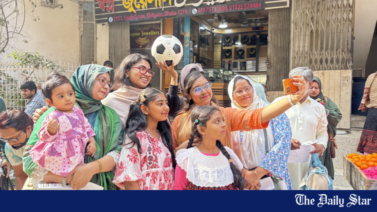 タスニム・ジャラとダッカ9を歩く