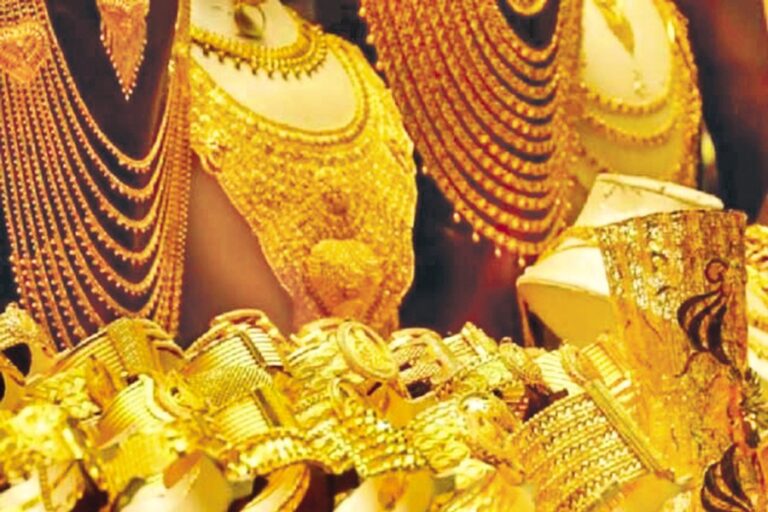 投機筋の撤退とドル企業の撤退で金・銀は下落