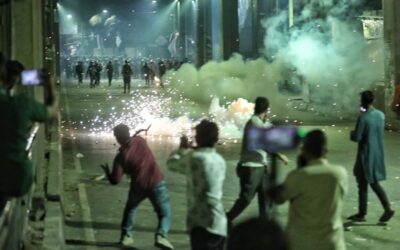 インキラブ・モンチョ活動家と警察が再び衝突