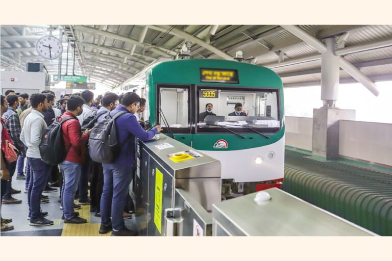 首都で国際主義の教訓を学ぶ