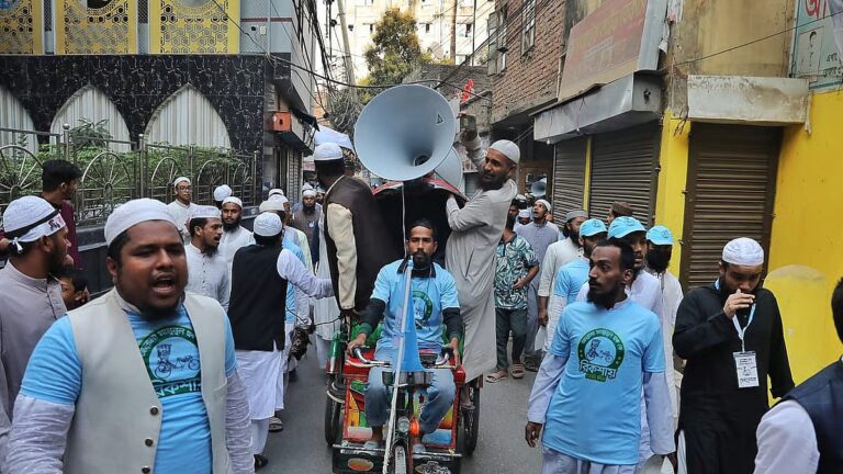 選挙運動用のスピーカーの大音量は耳を痛め、騒音公害を倍増させる