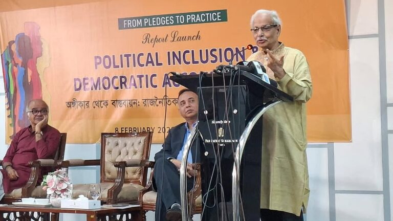 私は委員会に所属していましたが、政府の一員ではありませんでした：バディウル・アラム・マジュムダール