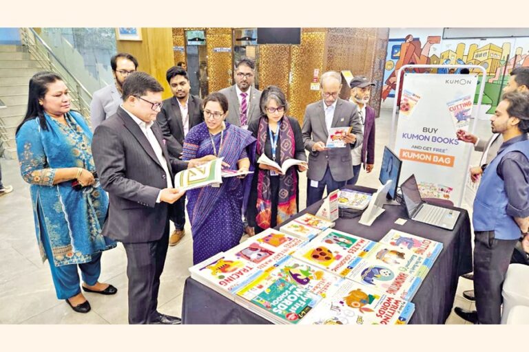 BRAC銀行が同僚の子供たちのために「BRAC公文ブックフェア」を開催