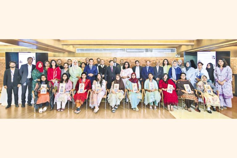 BRAC銀行、出産後の職場復帰支援プログラムを開始