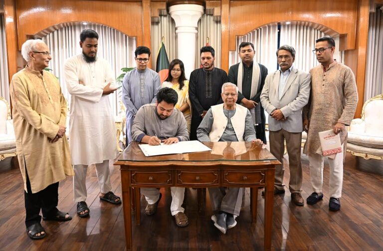 7月憲章に条件付きで署名。明日は2つの宣誓：ナヒド・イスラム