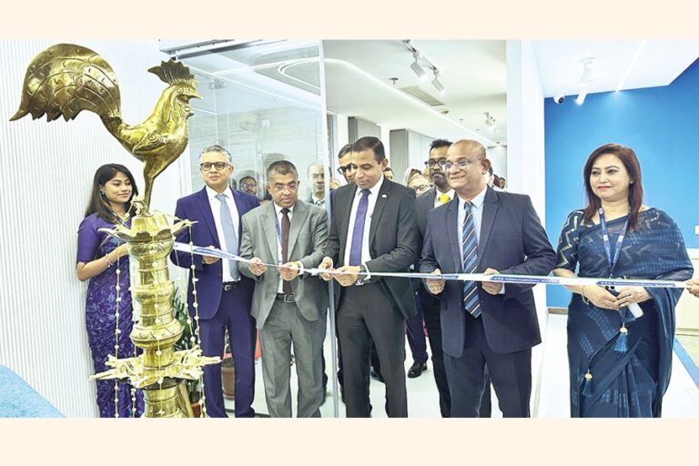 セイロン商業銀行がグルシャンに新たな法人向け銀行フロアを公開