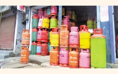 LPG不足と価格高騰で人々は苦しむ