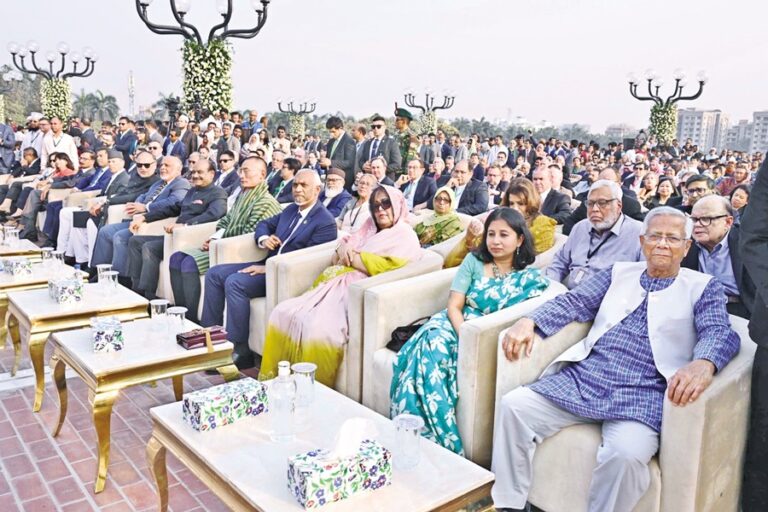 タリク氏の就任式に外国高官が出席