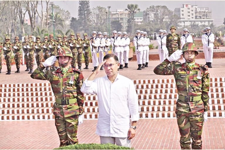 タリーク・ラーマン首相は1971年の解放戦争の殉教者に敬意を表した。