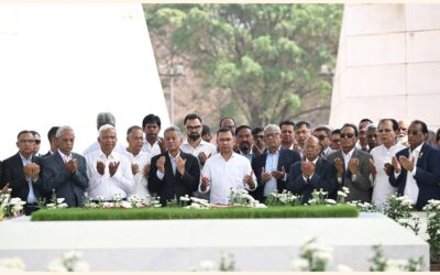 タリーク・ラーマン首相は閣僚らとともにムナジャットを申し出た。