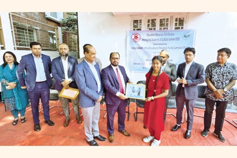 BIFFLはスロヴィの恵まれない学生たちに教材を配布している