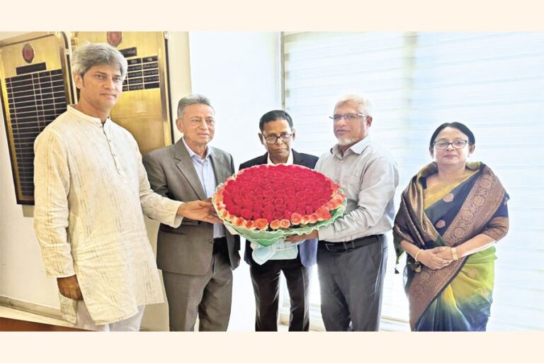 サダラン・ビマ議長が財務大臣に挨拶