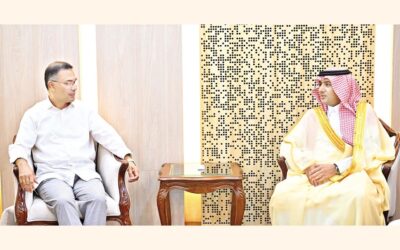 サウジ特使が首相に電話