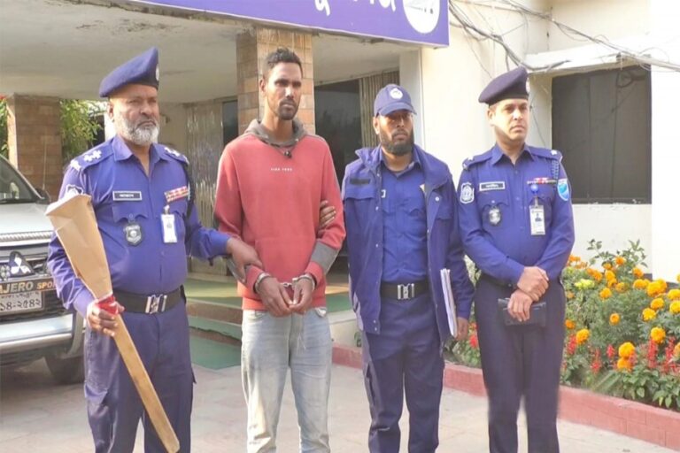 ムンシガンジの母娘が大音量の音楽をめぐる口論の末に殴り殺されたと警察が発表