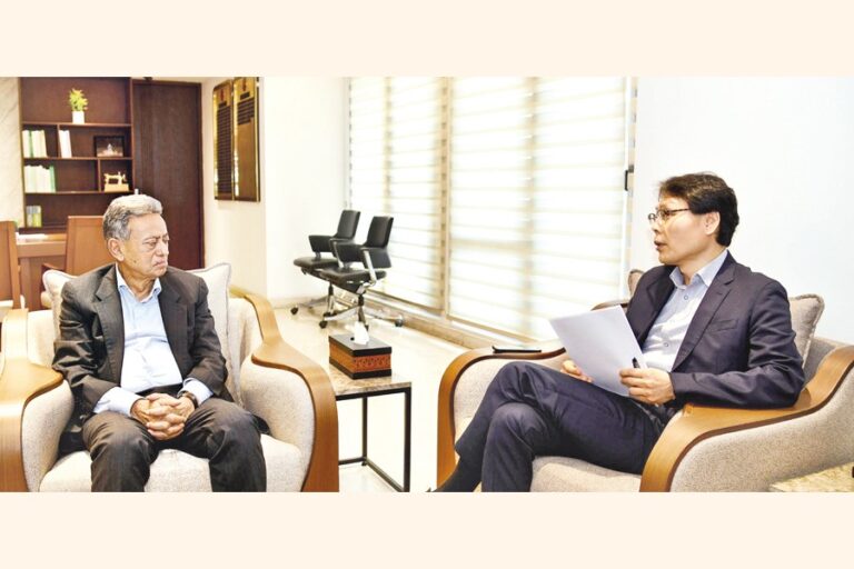 鄭慧雲氏はアミール・ホスル・マフムード・チョウドリー財務大臣に電話した。