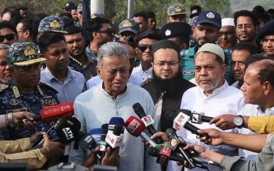 経済危機を乗り越えるには増税と投資が必要だ：財務大臣