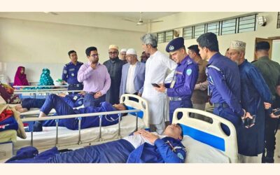 ゾナイド・サキ財務計画担当国務大臣が警察官を訪問