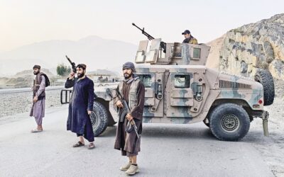 パキスタン、タリバン政権との「全面戦争」でカブールを爆撃