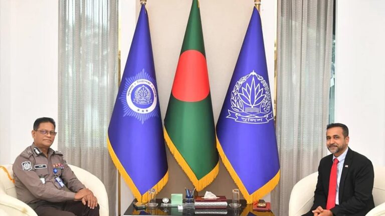 FBI代表団がIGPと会談、サイバーセキュリティとテクノロジーに基づく捜査に関する協力について協議