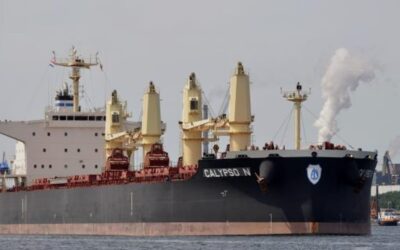 58,457トンの米国産小麦を積んだ船がモングラ港に到着