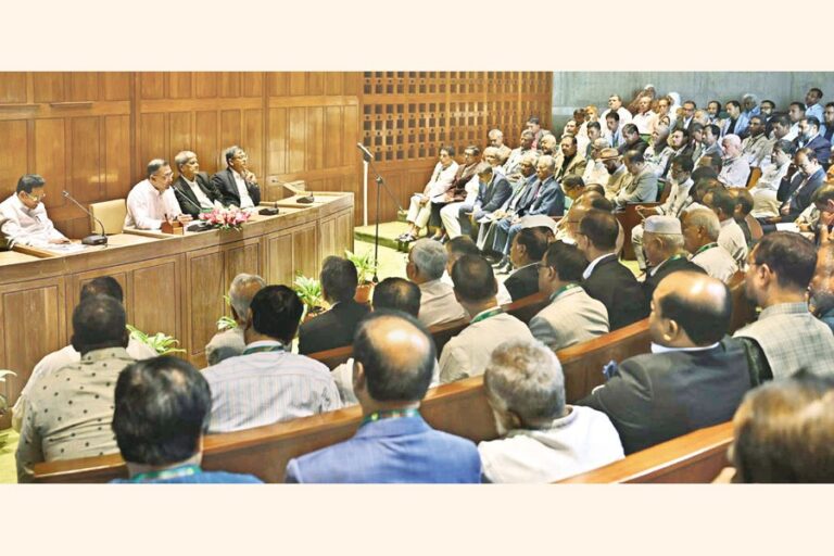 タリーク・ラーマン氏が与党議員との会合で演説