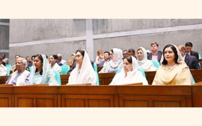 第13期議会の初会期に要人や外交官が会場を埋め尽くす