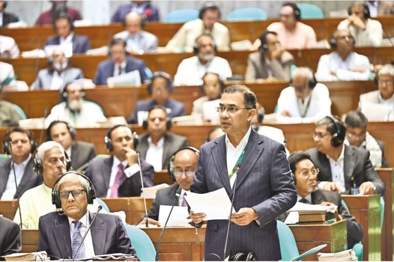 13日、JSがストライキのさなか初セッションに突入