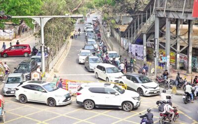 車両は燃料を受け取るために長時間待機した。