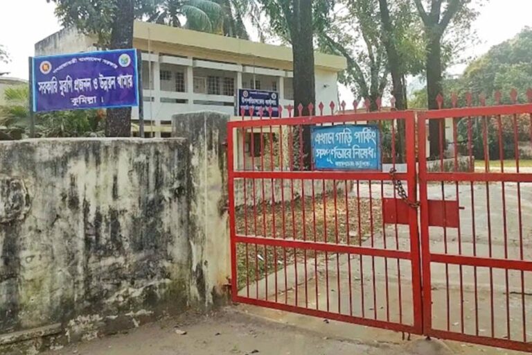 人員不足により、クミラ養鶏場の運営が滞る