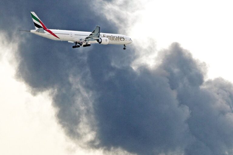 イランは「必要であれば」戦争に踏み切る用意がある