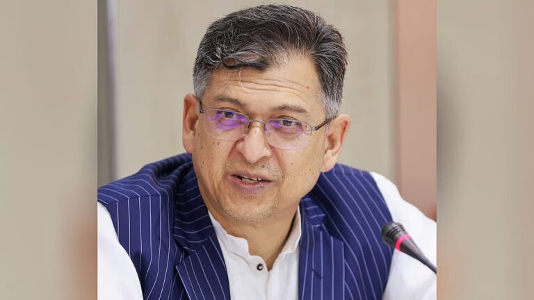 サラーフディン氏、警察改革とロヒンギャ危機に関して英国の支援を求める