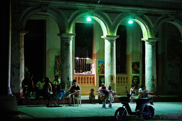 トランプ氏、キューバを「奪う」と宣言