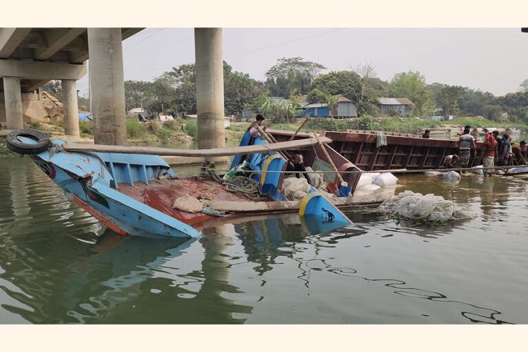 廃橋の橋脚が残る川底は、事故多発地帯と化している。