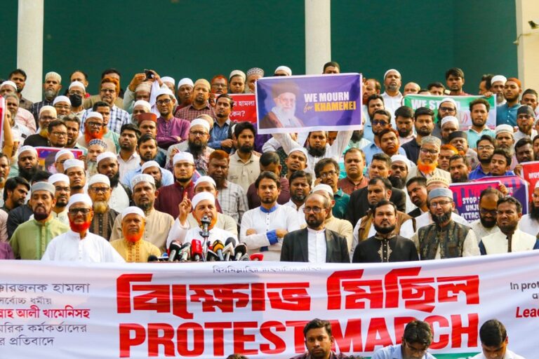 ジャマート・イ・イスラムはバイトゥル・ムカラム国立モスクでデモを行った