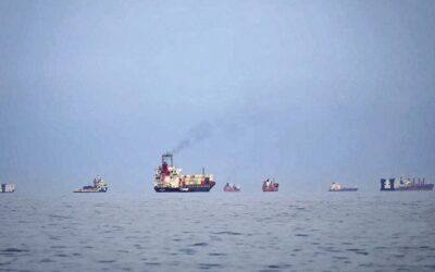 イランは戦争にもかかわらず数百万バレルの石油を輸出しており、約90隻の船舶がホルムズ海峡を通過している。