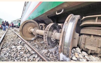 ニルサガル急行がボグラで脱線、少なくとも66人が負傷