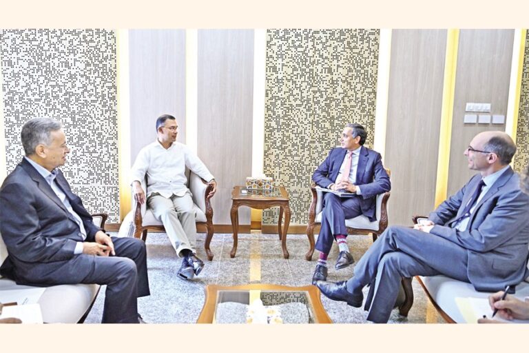 IMFアジア太平洋局長のクリシュナ・スリニバサン氏がタリク・ラフマン首相を表敬訪問した。