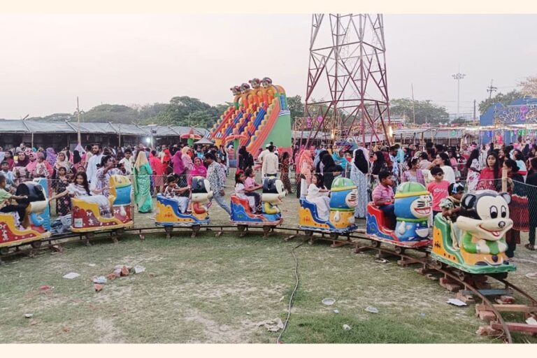 観光地は活況を呈している。