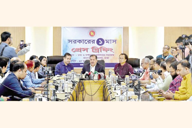 情報放送大臣ザヒル・ウディン・スワパン氏の演説