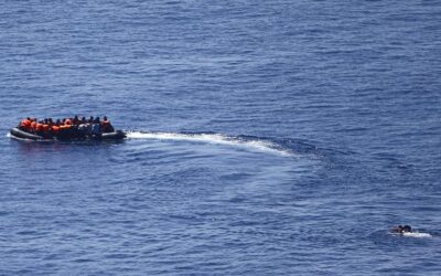 ギリシャ沖でバングラデシュ人21人が救助される一方、移民22人が死亡