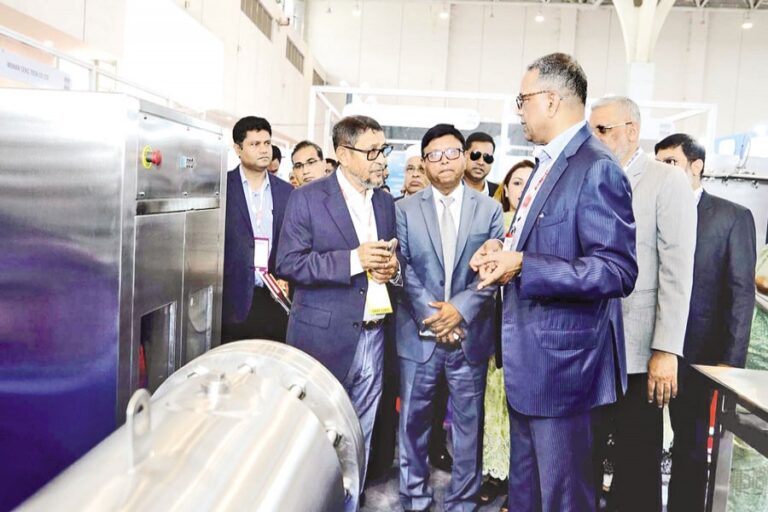 保健・家族福祉大臣サルダール・ムハンマド・シャカワット・ホサイン氏が訪問