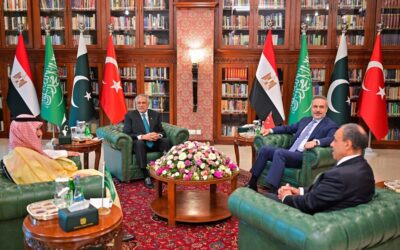 イランは地上攻撃の可能性について米国に警告、地域大国はパキスタンで会合