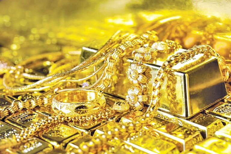 金価格は2営業日連続で上昇したが、月間では下落する見込み。