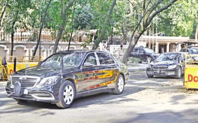 首相代表団がユヌス教授と会談