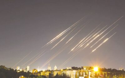 後世に悪い教訓を残すために、いじめっ子たちが戻ってきた