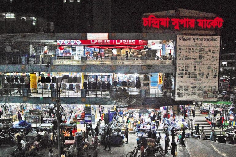 多くの店舗が突然の閉店指示に従わない