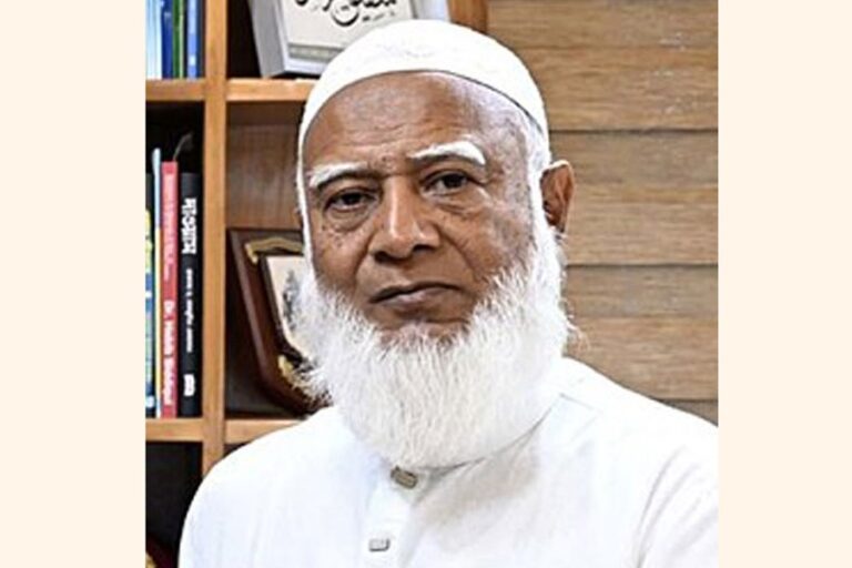 ジャマート党首は大規模な運動を呼びかけ、国民投票の判決を尊重すると誓った。