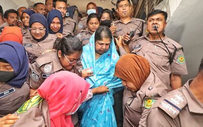 シリン・シャルミンが法廷の階段で転倒