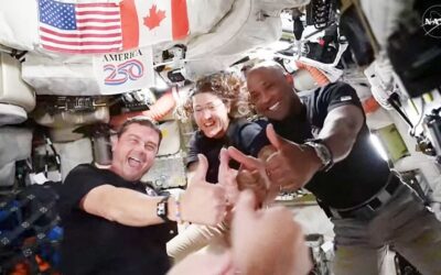 数々の歴史的な月面通過を終えた宇宙飛行士たちが地球への帰還を開始